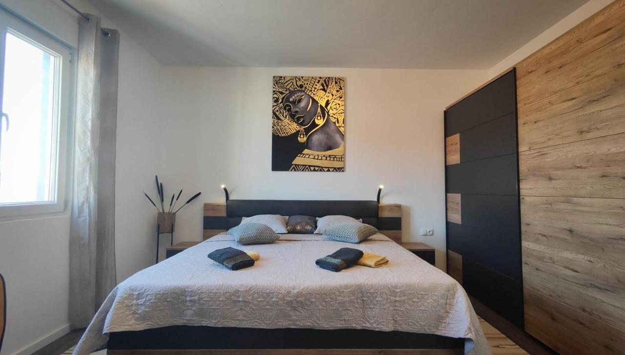 Gold And Silver Apartment Zadar Exterior photo